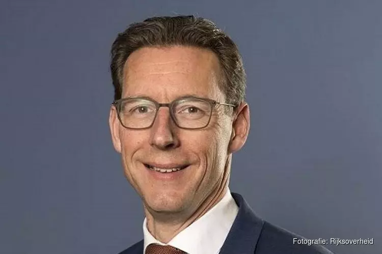 Tjapko Poppens officieel nieuwe burgemeester van Amstelveen