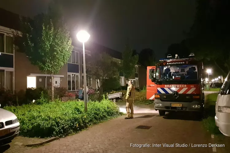 Brandlucht in woningen Amstelveen, brandweer drie uur lang op zoek