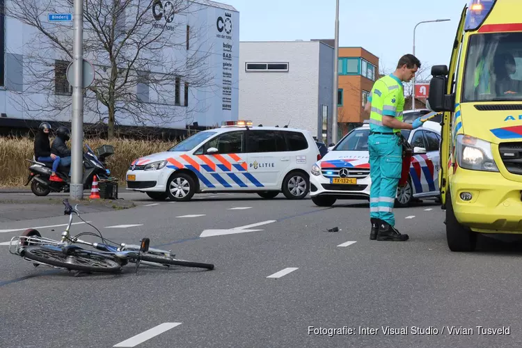 Fietser aangereden in Amstelveen: barst in voorruit