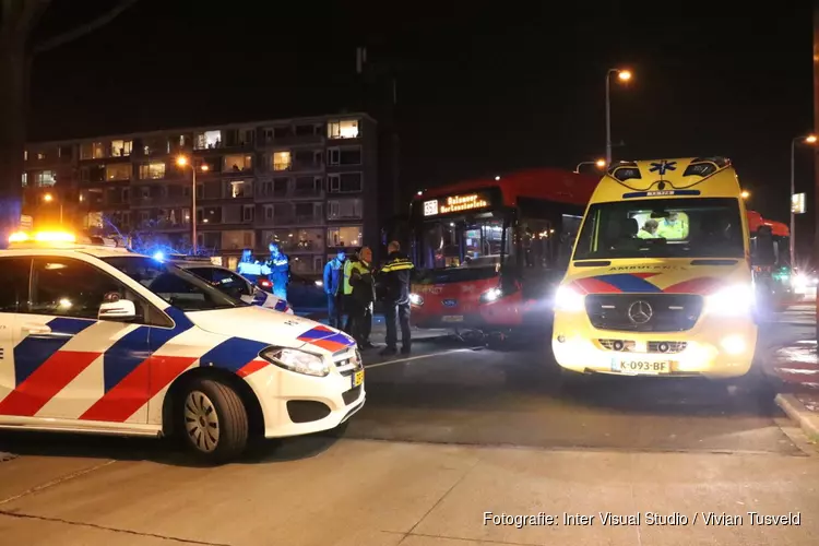 Fietser gewond na botsing met lijnbus in Amstelveen