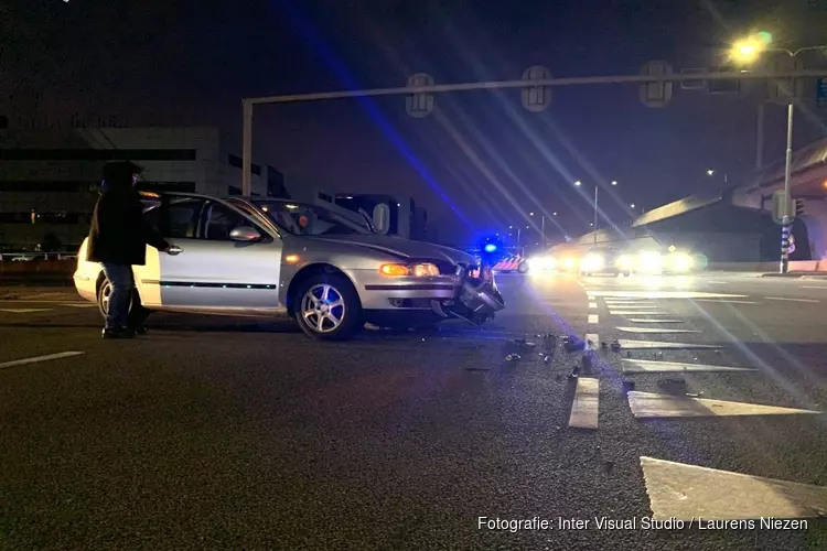 Weg afgesloten na aanrijding bij Schiphol