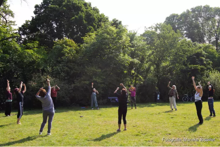 Buiten dansen in Amsterdam voor iedereen van 60 jaar en ouder