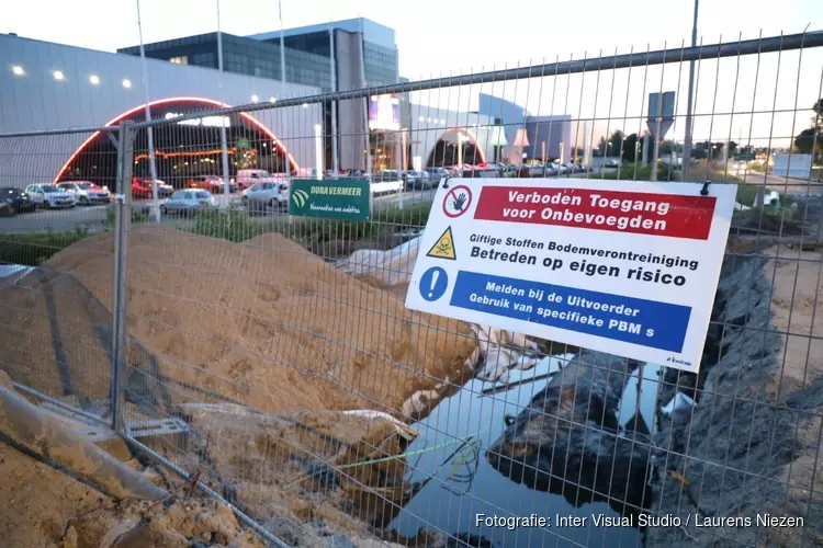 Bouwwerkzaamheden op Van Cleeffkade in Aalsmeer stilgelegd vanwege verontreinigde grond