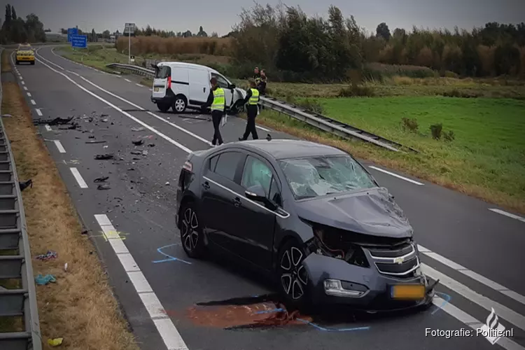 Zwaar verkeersongeval N201 Amstelveen: één dode, twee gewonden
