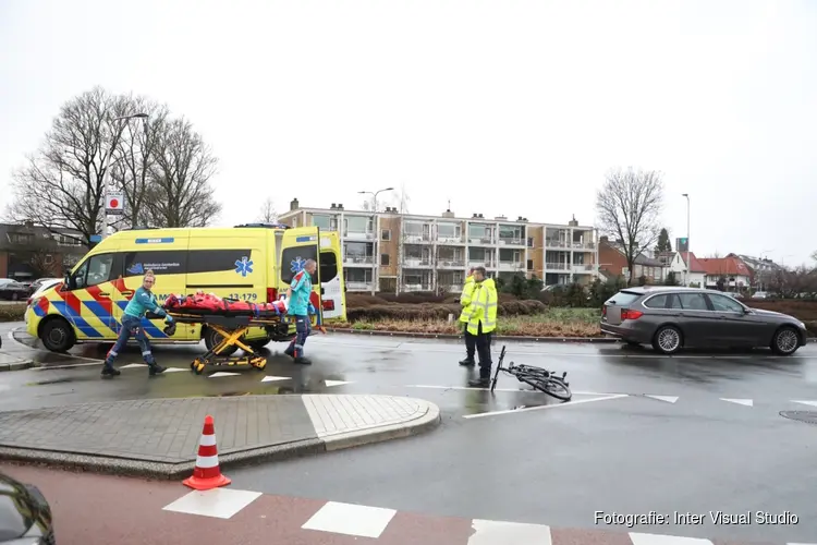 Fietser aangereden op rotonde in Amstelveen