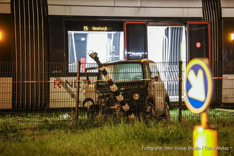 Tram botst op 45-km autootje in Amstelveen