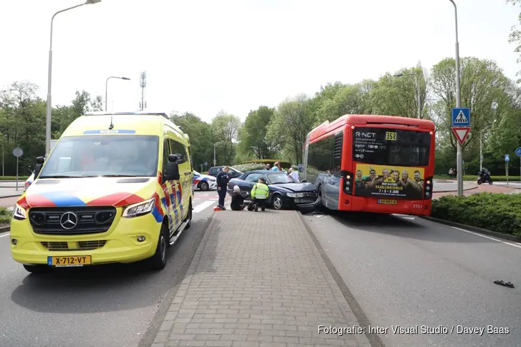 Twee gewonden bij ongeluk op Van der Hooplaan in Amstelveen