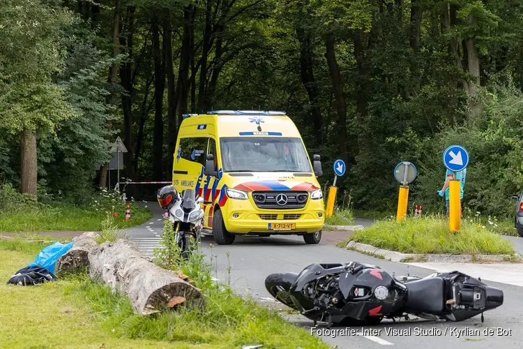 Motorrijder raakt gewond bij botsing in Amstelveen