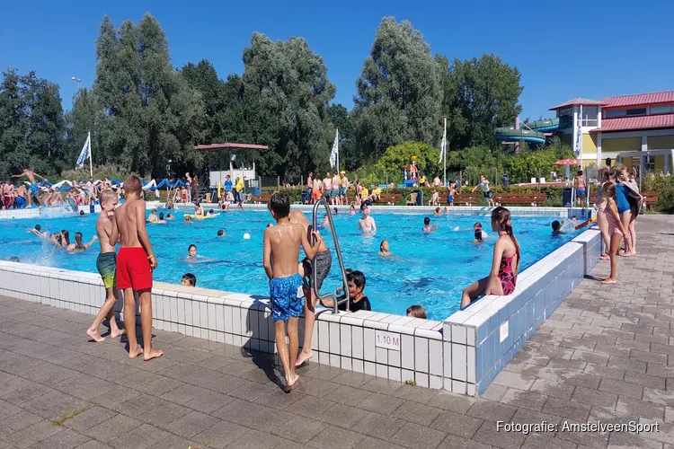 Buitenbad zwembad De Meerkamp blijft langer open