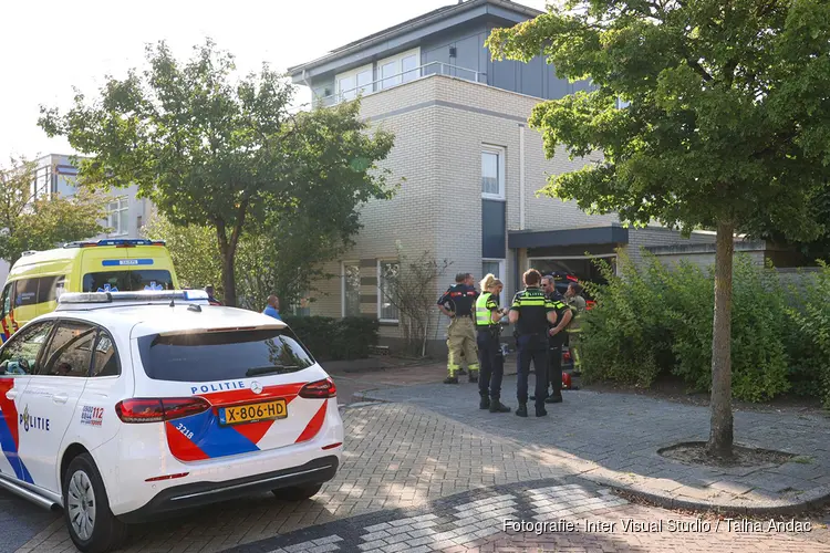 Auto rijdt woning binnen in Amstelveen